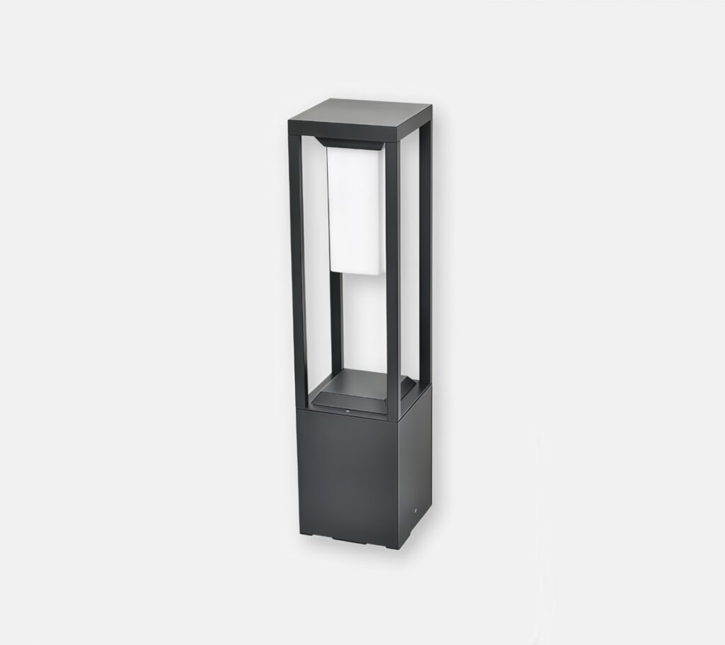 CE-certified black partial-base outdoor post light, square frame, 240V for EU patio edges